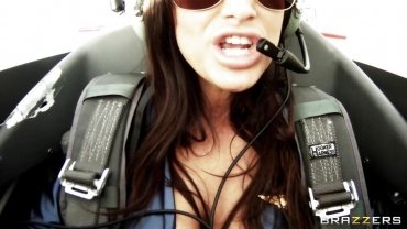 Brazzers - Lisa Ann Sucks A Pilot's Dick