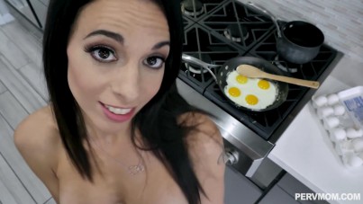 Fried Egg And My Hot Stepmother